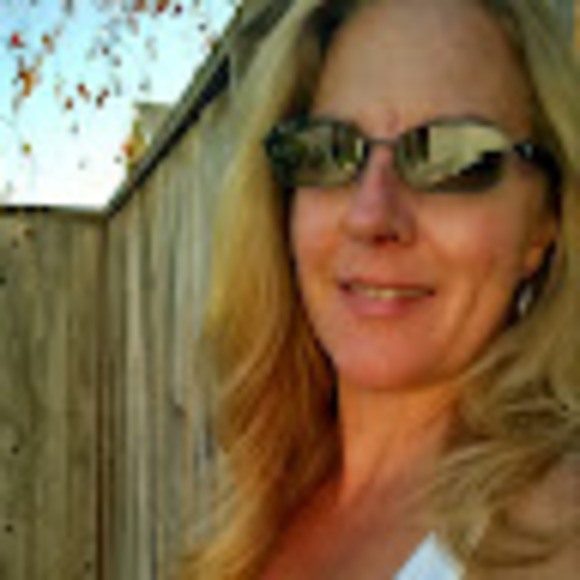 Meet your Posher, Renee - Picture 1 of 1